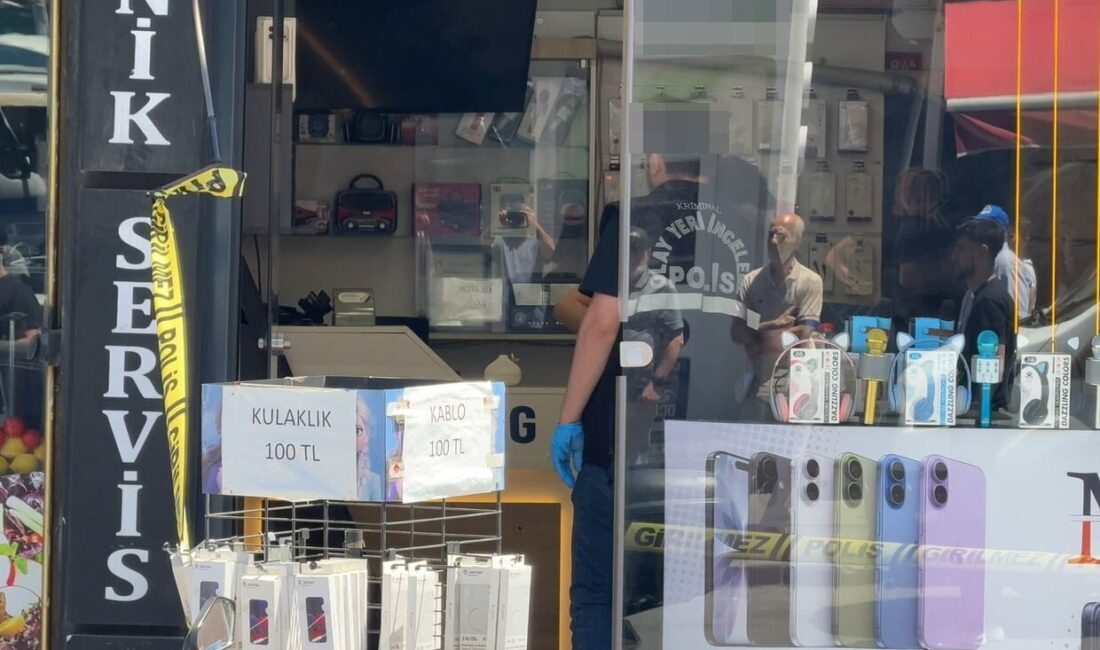 İstanbul Küçükçekmece ilçesinde, bir telefon dükkanında kurye kılığında gelen bir
