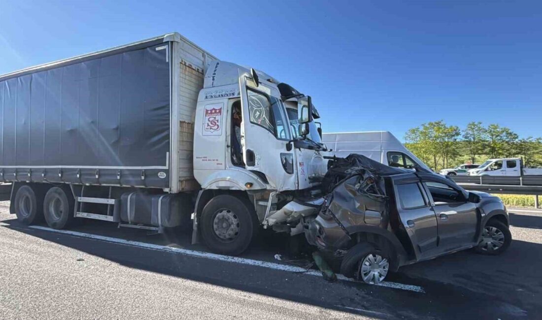 TEM Otoyolu Bolu geçişinde meydana gelen trafik kazasında, bir kamyonun