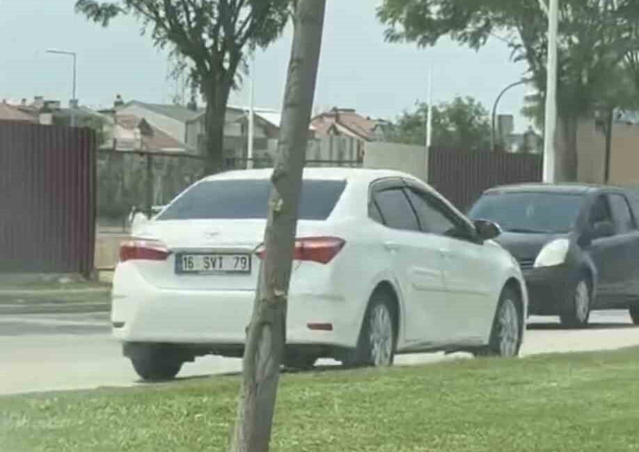 Bursa’da bir sürücü, trafik kurallarını ihlal ederek ters istikamette ilerleyince