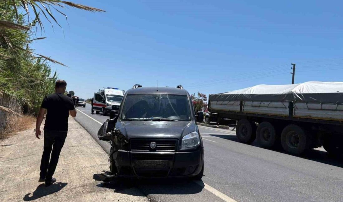 Alanya ilçesinde meydana gelen trafik kazasında, bir hafif ticari araç