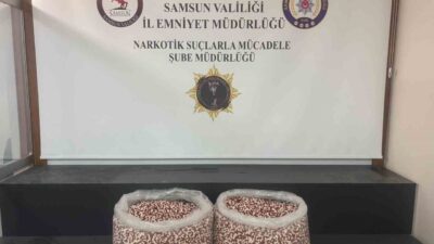 Samsun’da polis ekipleri tarafından durdurulan bir tırın yatak bölümünde 129