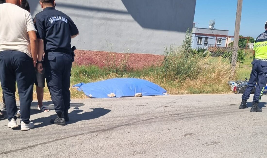 Mersin’in Tarsus ilçesinde, motosiklet sürücüsü ile tırın çarpışması sonucunda bir
