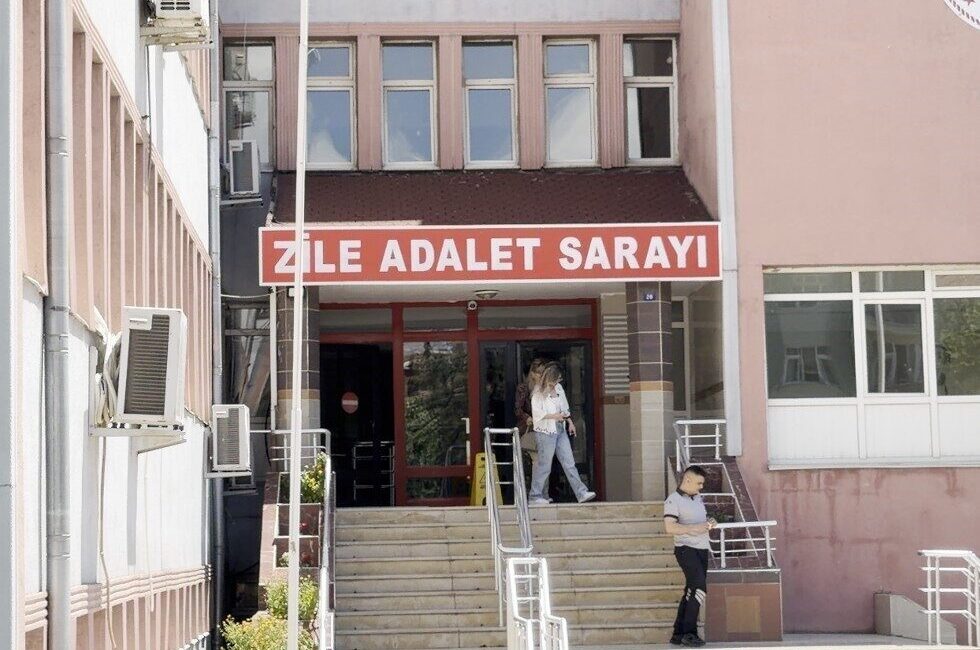 Zile ilçesinde, evinde hayatını kaybeden 25 yaşındaki genç bir kadının