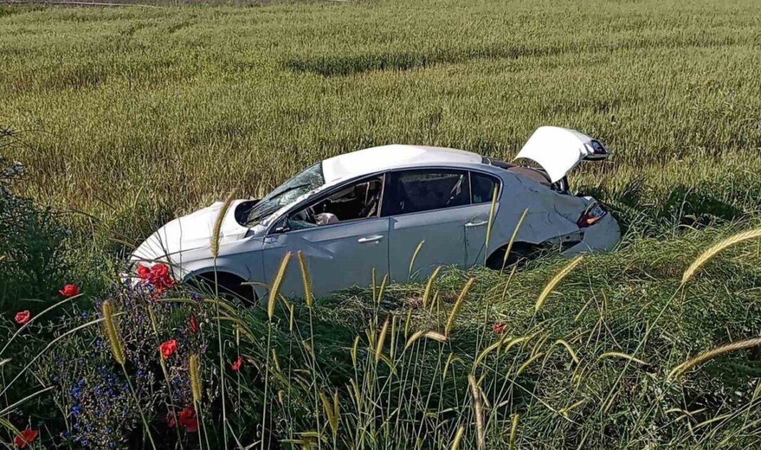 Yeşilyurt ilçesinde yaşanan trafik kazasında, traktör ile otomobil çarpıştı. Kazada
