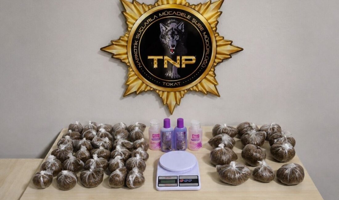 Niksar ilçesinde gerçekleştirilen bir operasyonda 2 kilo 914 gram sentetik