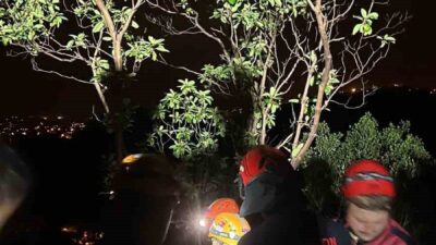 Trabzon’un Ortahisar ilçesinde, kendi arazisinde sarp bir yamaçta mahsur kalan