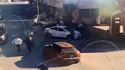 Bursa’nın İznik ilçesinde bir sürücü ile yayalar arasında “Önüne bak”
