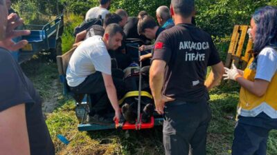 Akçakoca ilçesinde meydana gelen trafik kazasında bir traktör devrilerek sürücüsünü