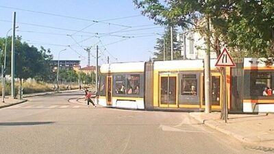 Eskişehir’de, Tepebaşı ilçesinin Uluönder Mahallesi’nde, Erzurum Kongresi Caddesi üzerinde patenle