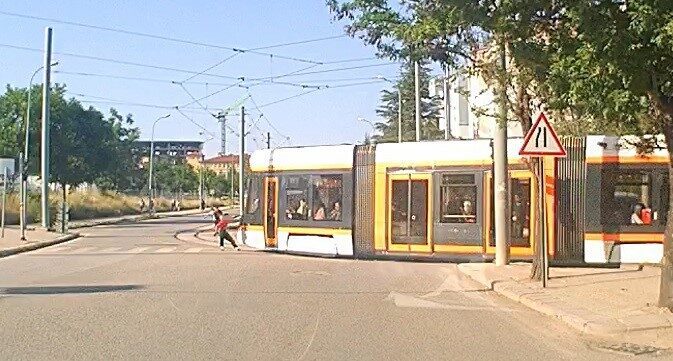 Eskişehir’de, Tepebaşı ilçesinin Uluönder Mahallesi’nde, Erzurum Kongresi Caddesi üzerinde patenle