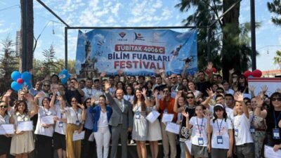 İzmir’de düzenlenen TÜBİTAK 4006-C Bilim Fuarları Festivali’nde, öğrencilerin 4 bin