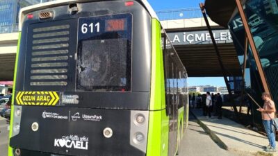 Tuzla’da meydana gelen trafik kazasında belediye otobüsü, ani fren yaptığı