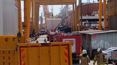 Tuzla ilçesindeki Dentaş Tersanesi’nde bakımda olan bir gemide meydana gelen