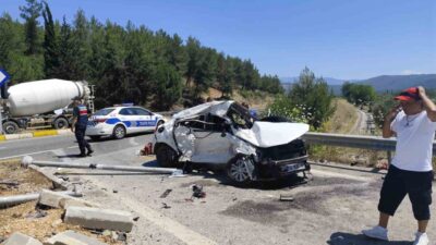 Muğla’nın Ula ilçesinde, Ula Kızalağaç mevkiinde meydana gelen trafik kazasında,