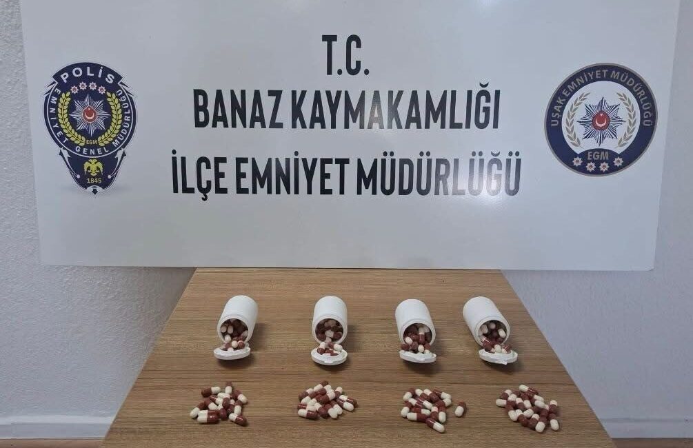 Banaz ilçesine bağlı Uşak’ta polis ekipleri tarafından “dur” ihtarına uymayarak