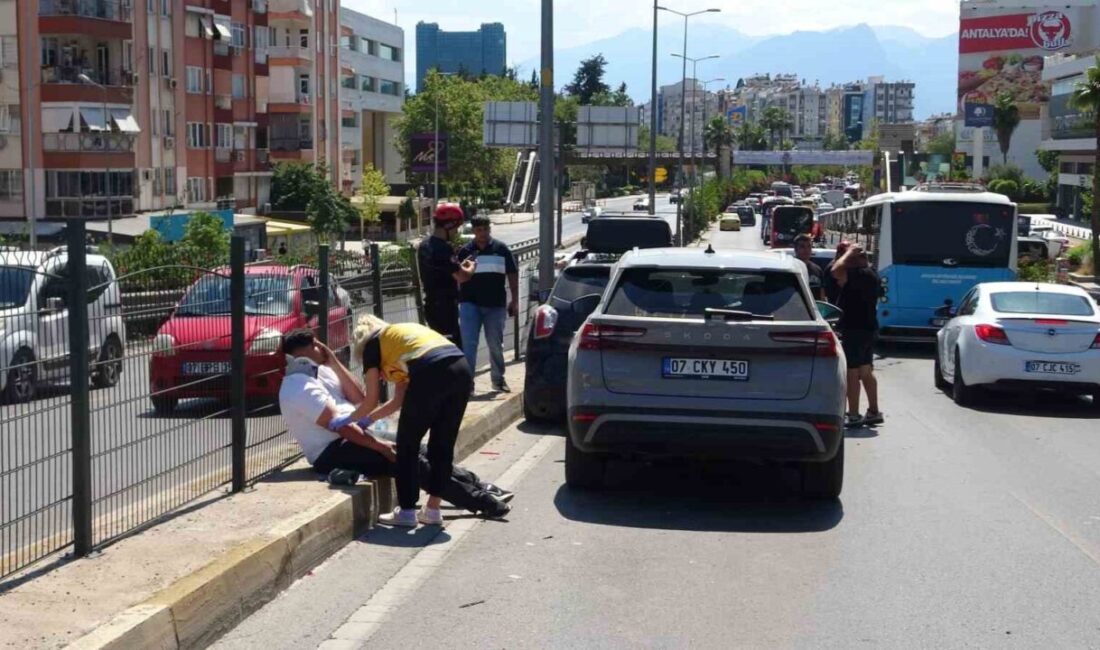 Antalya’da meydana gelen zincirleme kazada 1 kişi yaralandı. Olay, Muratpaşa