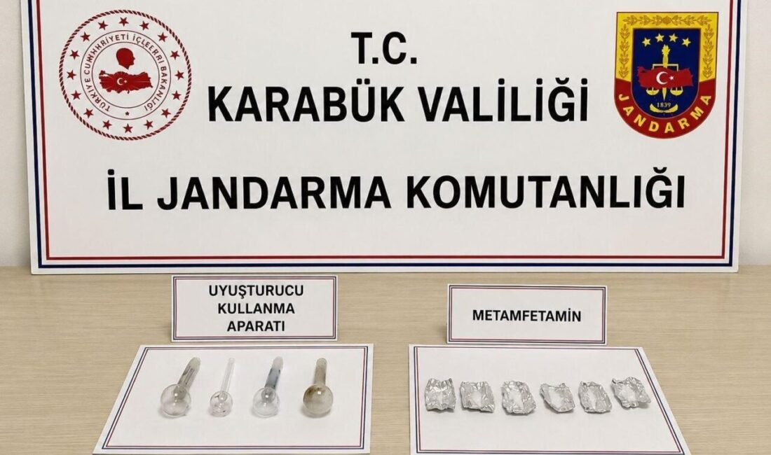 Karabük’te Jandarma ekipleri tarafından gerçekleştirilen uyuşturucu operasyonlarında sentetik hap ve