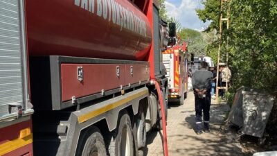 Van’ın İpekyolu ilçesinde bir ev, samanlık ve odunluk yangını sonucu