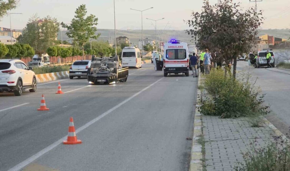 Van’ın Edremit ilçesinde, bir otomobilin takla atması sonucunda meydana gelen