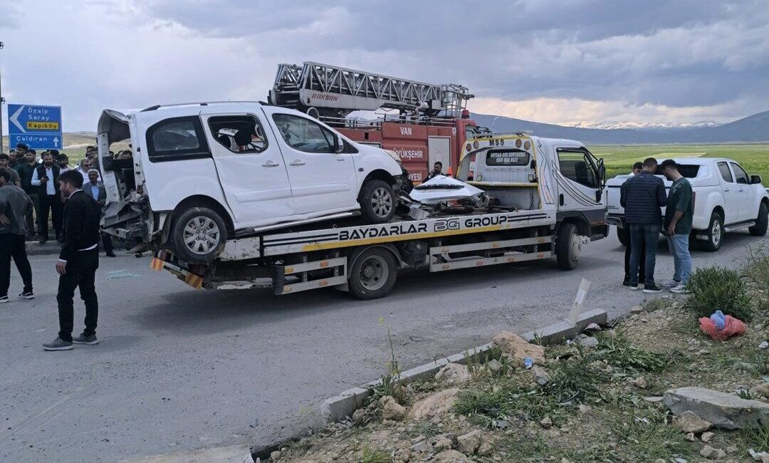 Van’ın Çaldıran ilçesinde gerçekleşen trafik kazasında, sabah saatlerinde Özalp yol