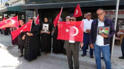 Van’da, terör örgütü PKK tarafından çocukları dağa kaçırılan ailelerin düzenlediği