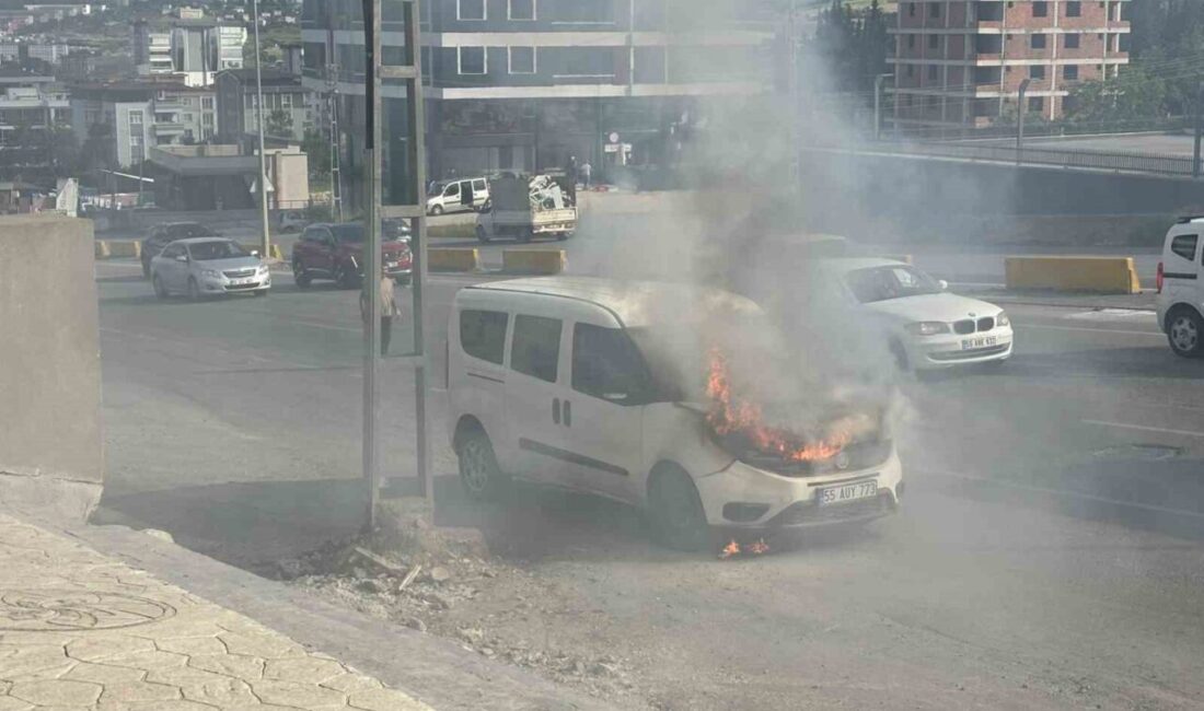 Samsun’un İlkadım ilçesinde bir hafif ticari aracın motor kısmında çıkan