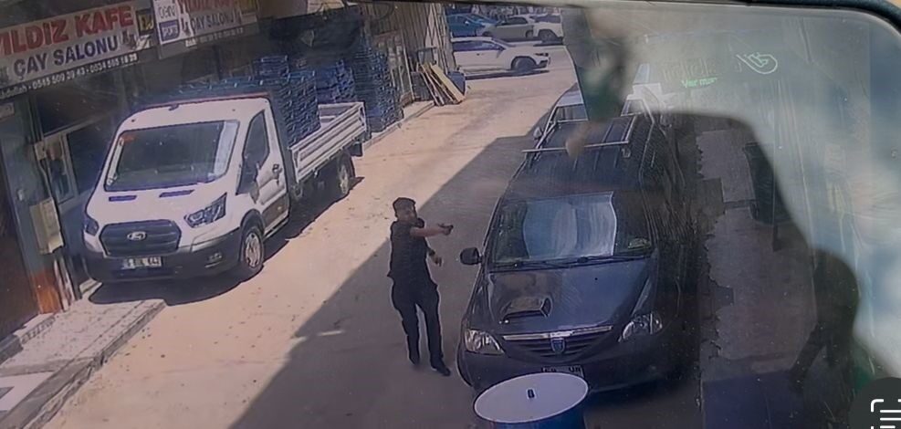 Bir iddiaya göre, Bursa’nın Osmangazi ilçesinde “yan bakma” nedeniyle çıkan