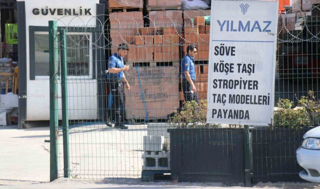 Adapazarı ilçesindeki bir yapı malzemeleri firmasında bulunan asansörün düşmesi sonucu