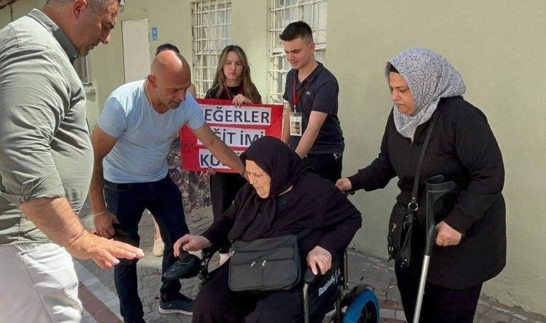 Hüseyin Korkmaz Anadolu Lisesi, Tekirdağ’ın Hayrabolu ilçesinde düzenlediği yardım kampanyasıyla