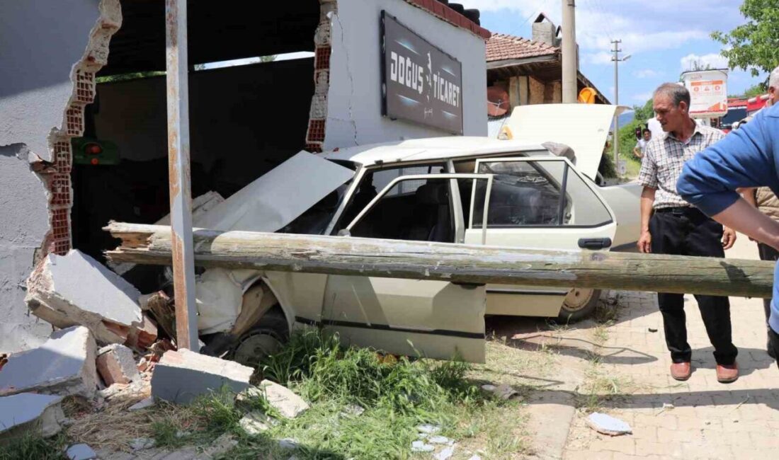 Denizli’nin Beyağaç ilçesinde meydana gelen bir trafik kazasında, yaşlı bir