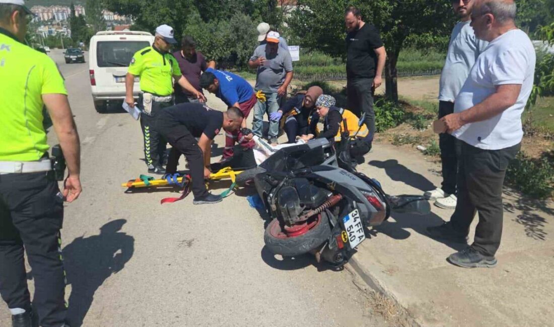 Orhangazi-İznik yolunda meydana gelen trafik kazasında, motosiklet sürücüsüne hafif ticari