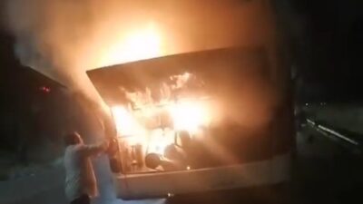 Havza ilçesinde seyir halindeki bir yolcu otobüsünde çıkan yangın, yolcular