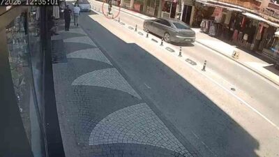 Sakarya’nın Karasu ilçesinde bir engelli yaya, yolun karşısına geçerken bir