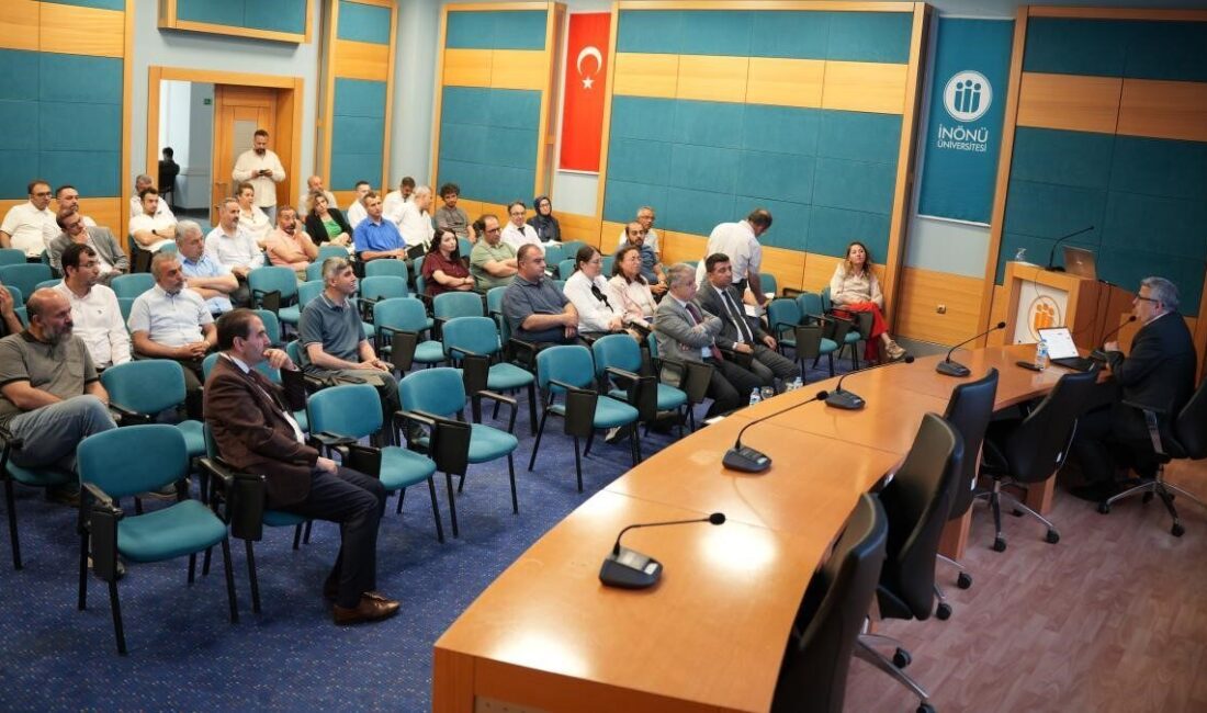 İnönü Üniversitesi, üniversite yöneticilerinin yetkinliklerini artırmayı, idari kapasitelerini güçlendirmeyi ve