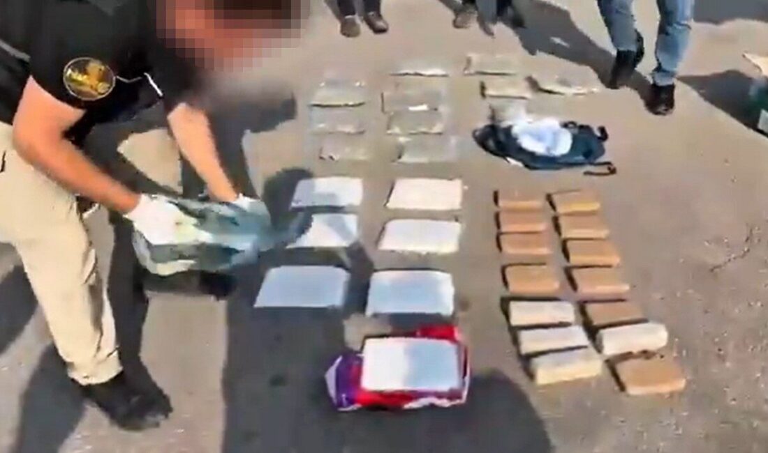 Hakkari’nin Yüksekova ilçesinde tutuklanan bir doktor, 28 kilogram uyuşturucuyla yakalandı.