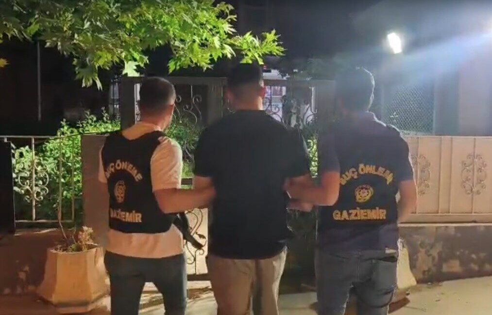 İzmir’in Gaziemir ilçesinde, uyuşturucu ticareti suçundan hakkında 18 yıl 9