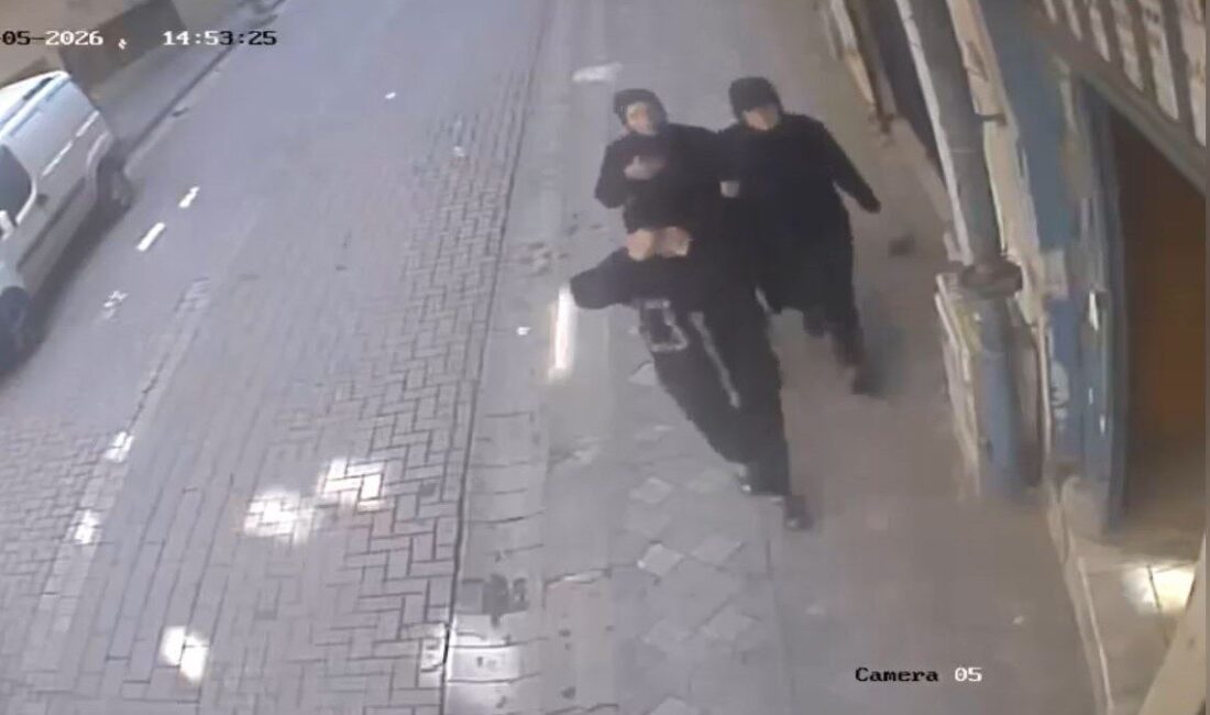 Zeytinburnu ilçesinde meydana gelen olayda, bir eve girerek 55 bin