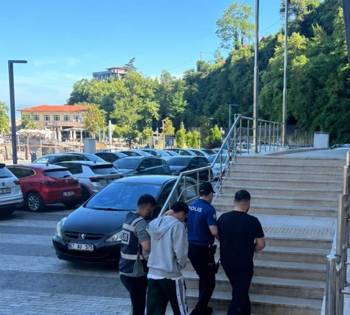 Zonguldak Valiliği’nden yapılan açıklamaya göre, Zonguldak’ta polis ekipleri tarafından gerçekleştirilen