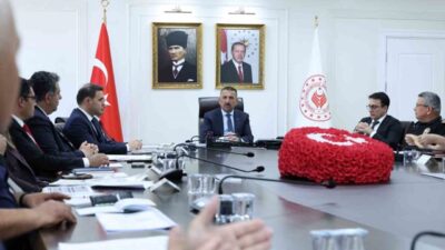 Zonguldak Valisi Osman Hacıbektaşoğlu başkanlığında, Valilik Şehit Ömer Halisdemir Toplantı