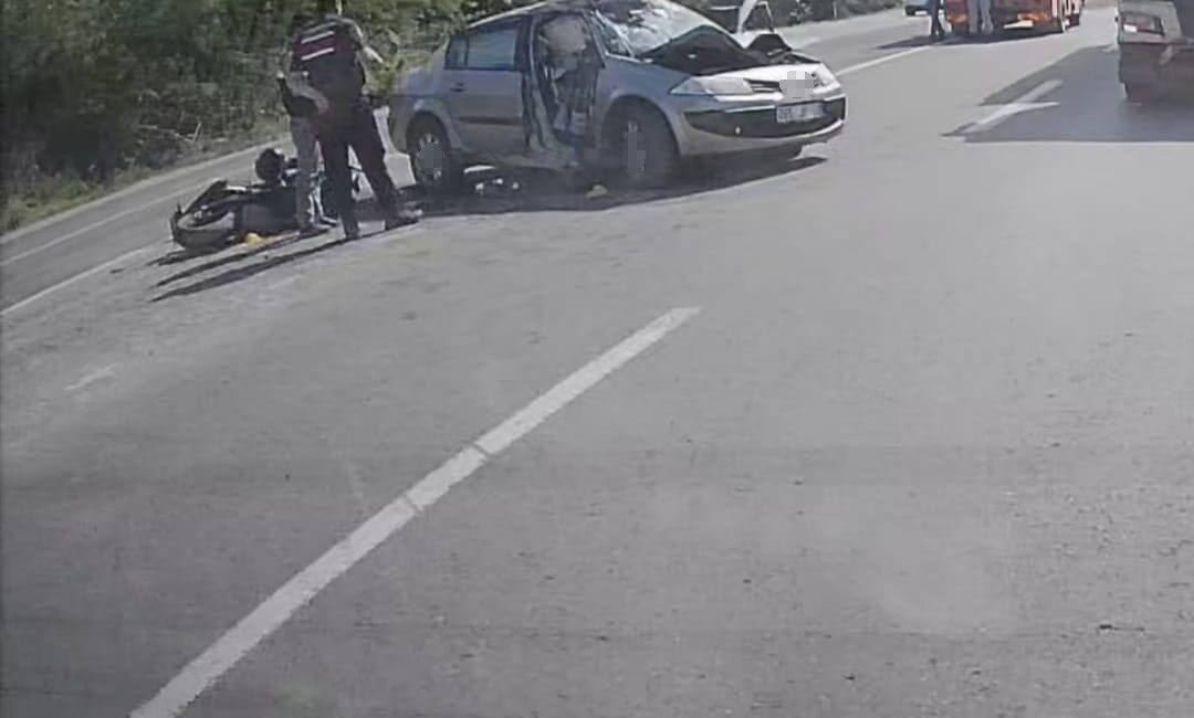 Zonguldak-Ankara karayolunda dönüş yapmak isteyen bir akaryakıt istasyonuna çarpan motosiklet
