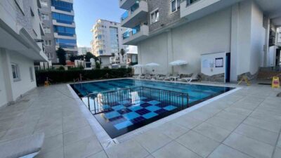 Alanya’nın Mahmutlar Mahallesi’nde, 13 yaşındaki bir kız çocuğunun havuza haşema