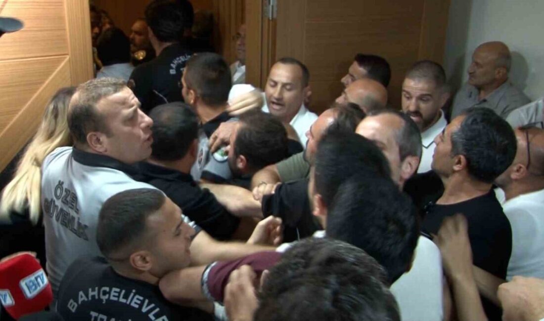 Bahçelievler Belediye Meclisi toplantısında, CHP’li Meclis üyelerinin 15 Temmuz’u ‘tiyatro’