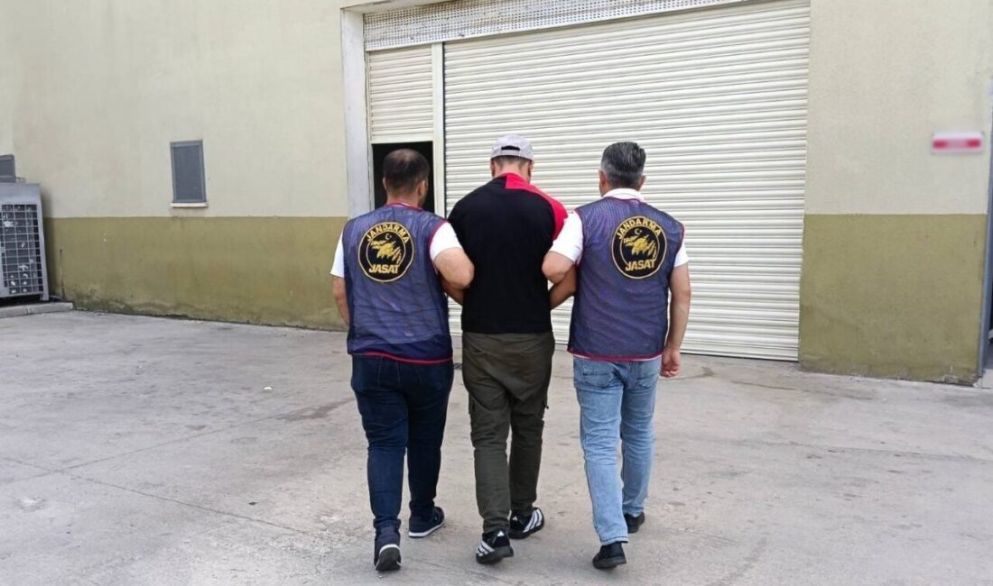 Gaziantep’te, kaçak olarak aranan ve üzerinde 10 yıl 1 ay