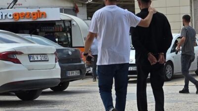 Bursa’nın İnegöl ilçesinde Narkotik Büro Amirliği ekipleri tarafından düzenlenen operasyonda,