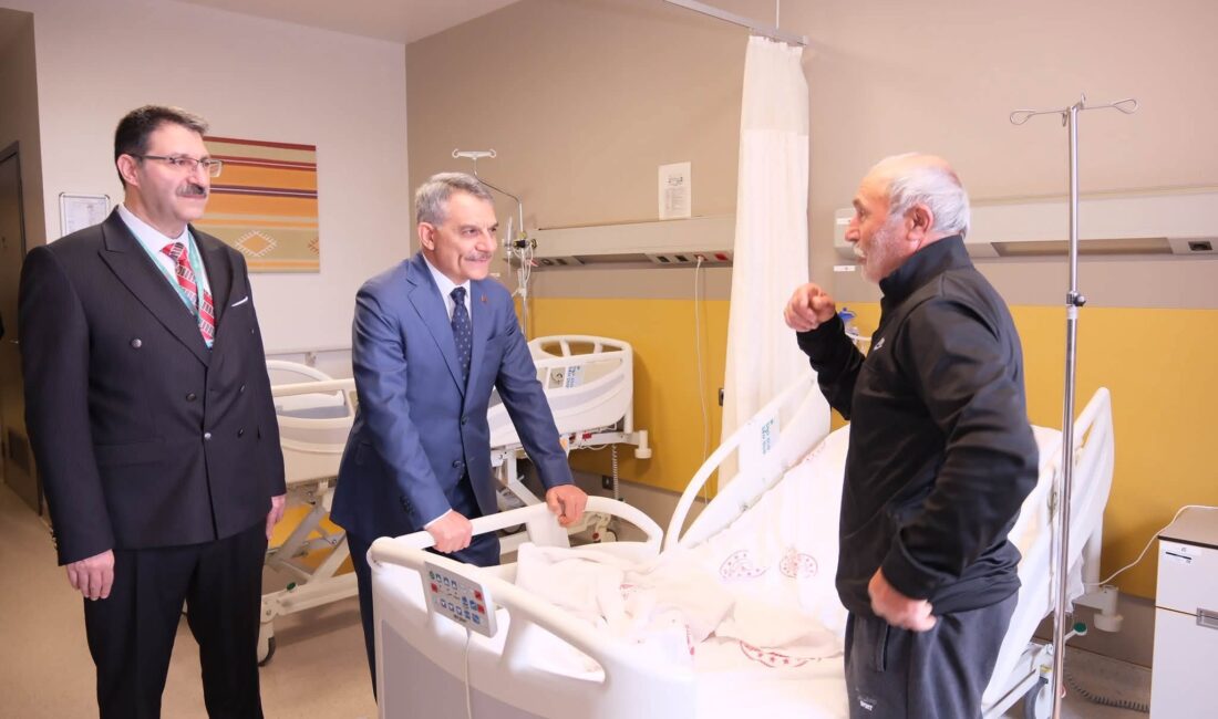 ozgat Valisi Mehmet Ali Özkan, Yozgat Şehir Hastanesi’ni ziyaret ederek