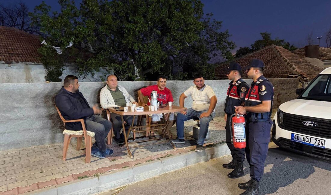 İlçe Jandarma Ekipleri Vatandaşları Anız Yangınları, Yangın Söndürme Tüpü Kullanımı