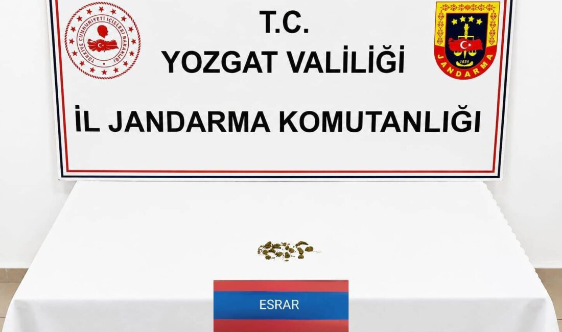 Yozgat’ta jandarma ekipleri tarafından düzenlenen uyuşturucu operasyonunda, bir şüphelinin üzerinde