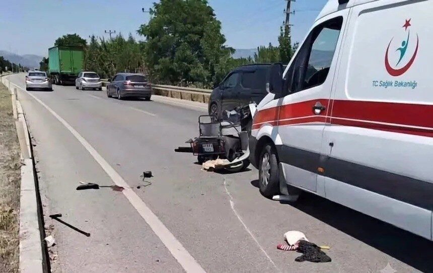 Denizli’nin Acıpayam ilçesinde yaşanan bir kazada, yabancı plakalı bir SUV
