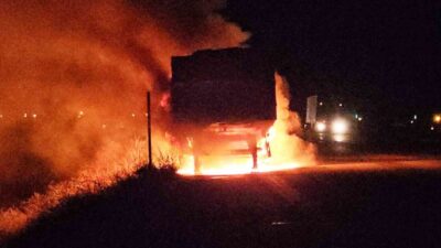 Adilcevaz ilçesinde gece saatlerinde meydana gelen olayda, bulgur yüklü bir