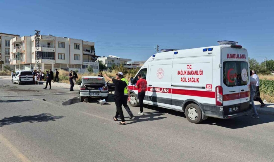 Adıyaman’da meydana gelen trafik kazasında otomobil, kontrolünü kaybederek karşı şeride